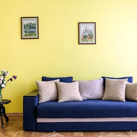 On Teatralna Street Daire