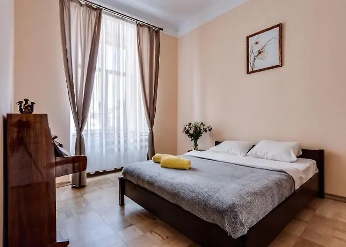 On Teatralna Street * Lwów