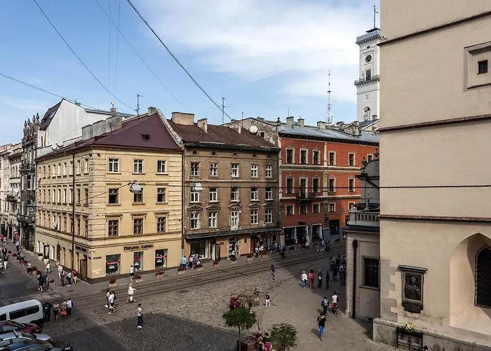 On Teatralna Street 公寓 利沃夫